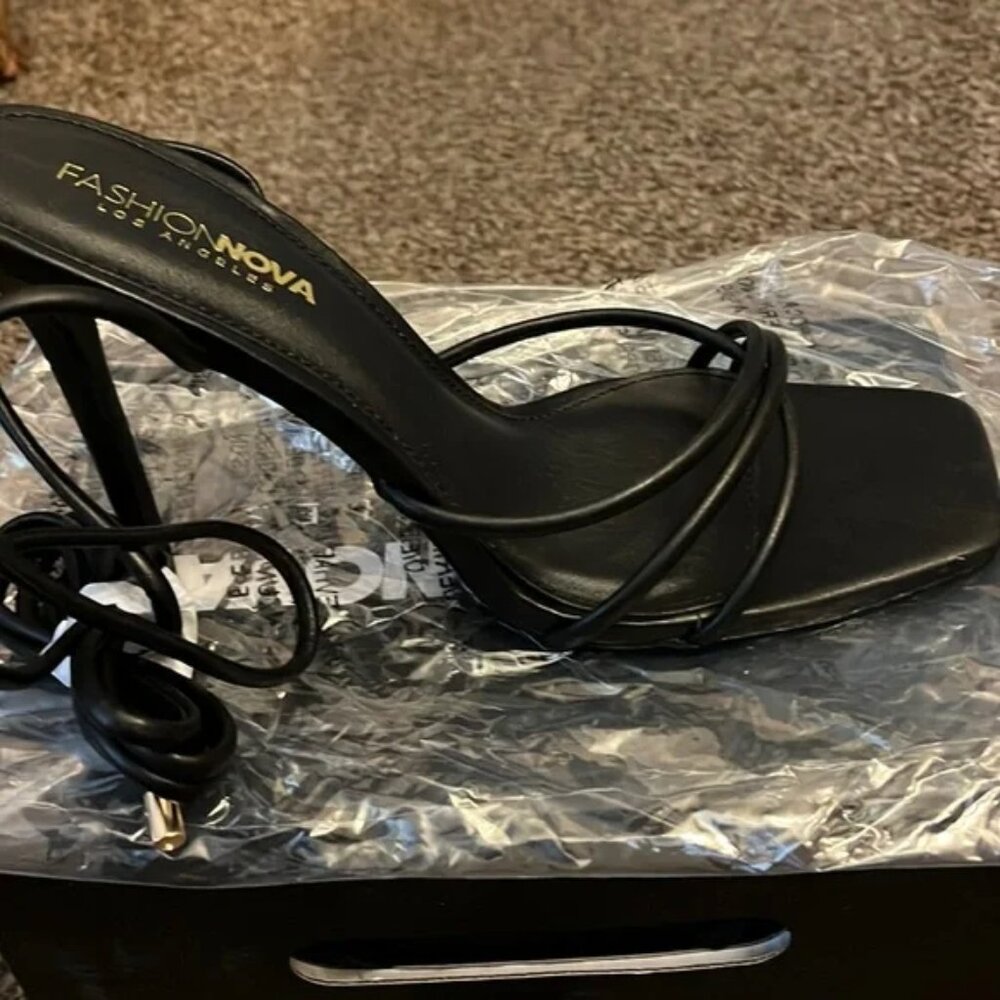 FASHION NOVA: NEW Boxed Black Tie Heels "Can't Touch This" Size 11